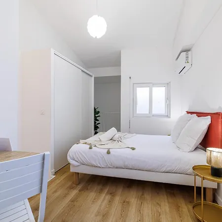 아파트 1 Bdr Duplex Downtown - Ac 니스